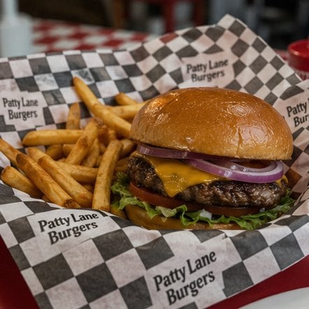 Customized deli paper for burgers and fry baskets